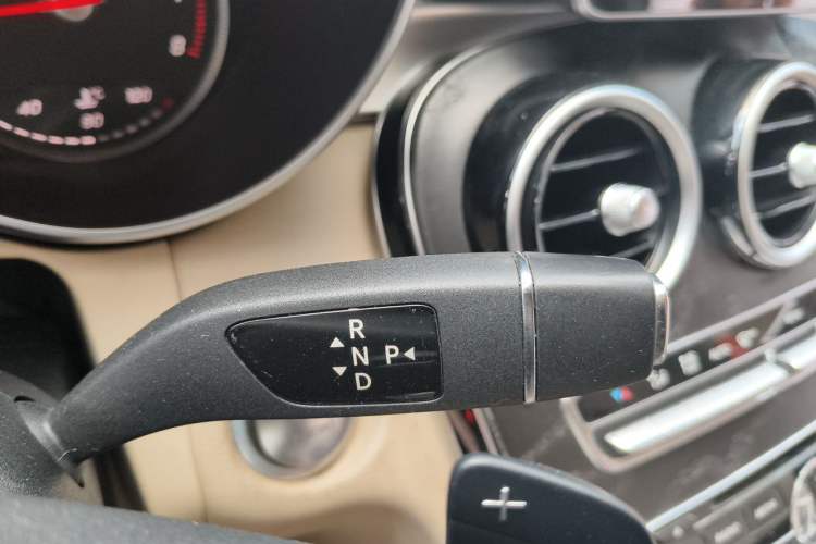 Used Mercedes-Benz C-Class 2015 Restyled C 180 L Sport Edition Gear Lever