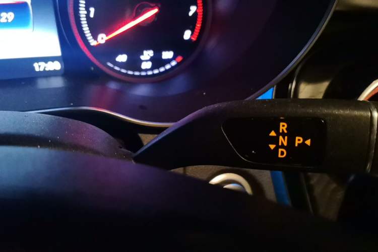 Used Mercedes-Benz C-Class 2015 C 200 L Sport Edition Gear Lever