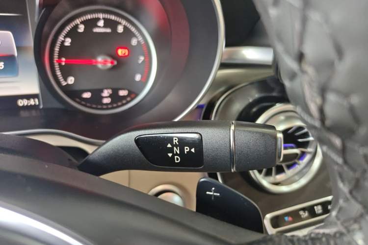 Used Mercedes-Benz C-Class 2015 Revised C 200 L Sport Edition Gear Lever