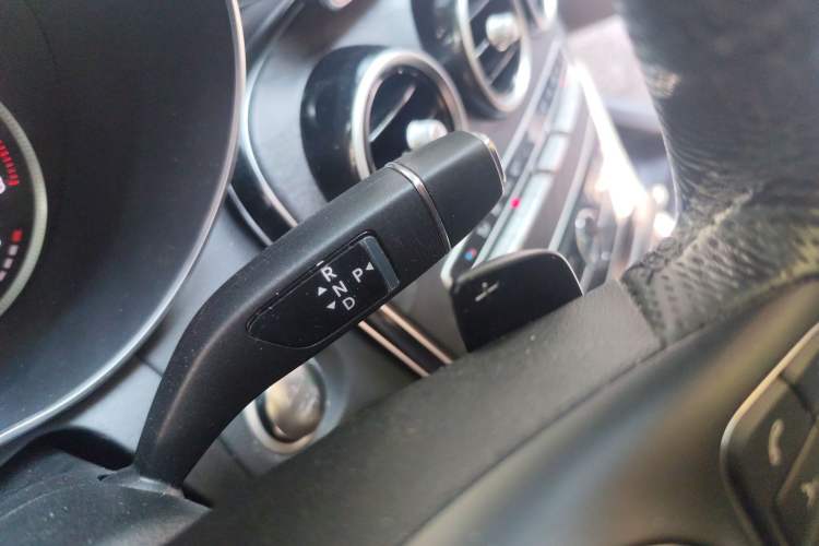 Used Mercedes-Benz C-Class 2015 Revised C 200 L Sport Edition Gear Lever