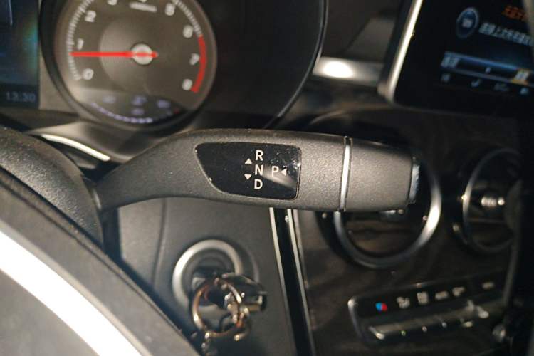 Used Mercedes-Benz C-Class 2015 C 200 L Sport Edition Gear Lever