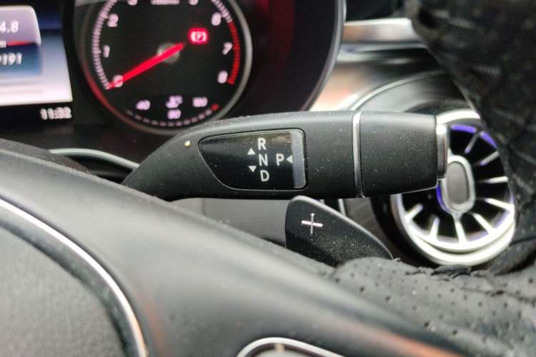 Used Mercedes-Benz C-Class 2015 C 200 L Sport Edition Gear Lever