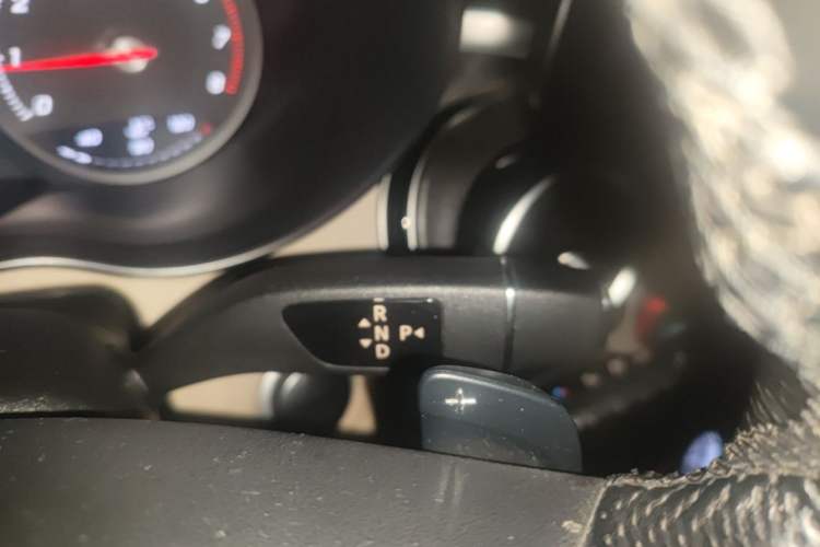 Used Mercedes-Benz C-Class 2015 C 260 L Sport Edition Gear Lever