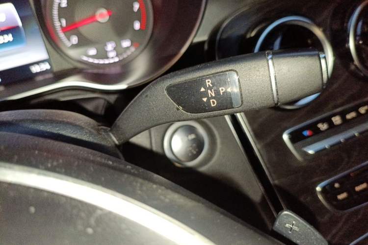 Used Mercedes-Benz C-Class 2015 C 180 L Sport Edition Gear Lever