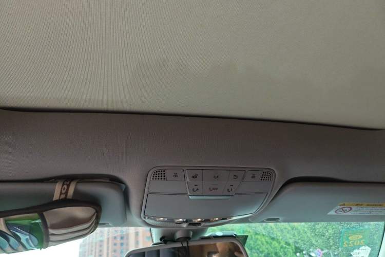 Used Mercedes-Benz C-Class 2015 C 200 L Sport Edition Headliner
