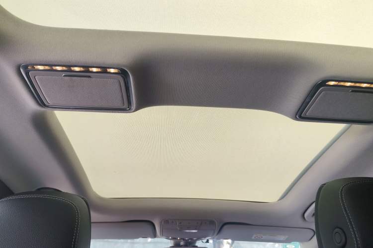 Used Mercedes-Benz C-Class 2015 Revised C 200 L Sport Edition Headliner