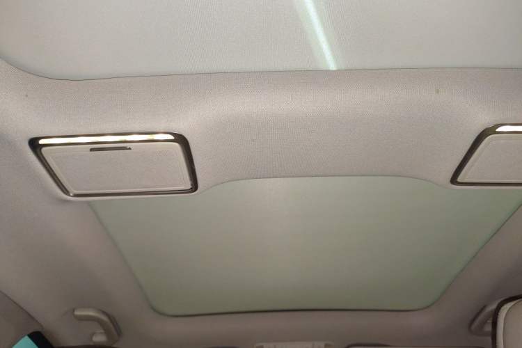 Used Mercedes-Benz C-Class 2015 C 200 L Headliner