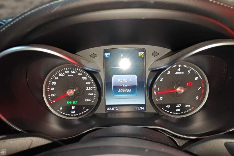 Used Mercedes-Benz C-Class 2015 Revised C 200 L Sport Edition Instrument Cluster