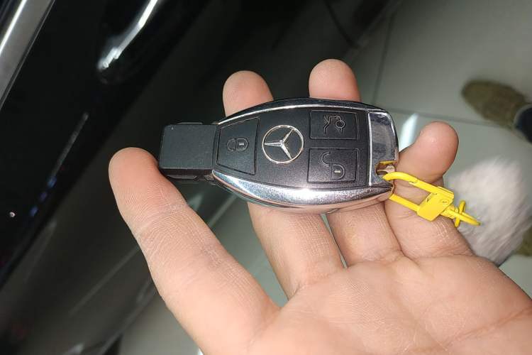 Used Mercedes-Benz C-Class 2015 C 260 L Interior 1