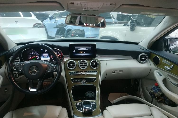 Used Mercedes-Benz C-Class 2015 C 260 L Interior 2
