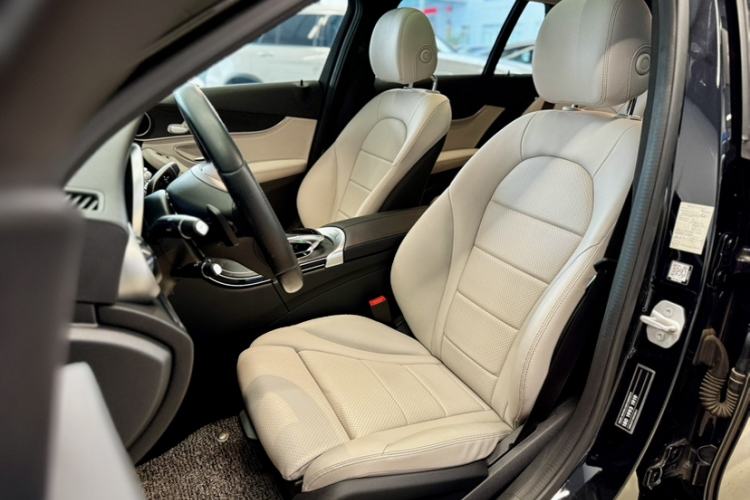 Used Mercedes-Benz C-Class 2015 C 200 station wagon Interior 2