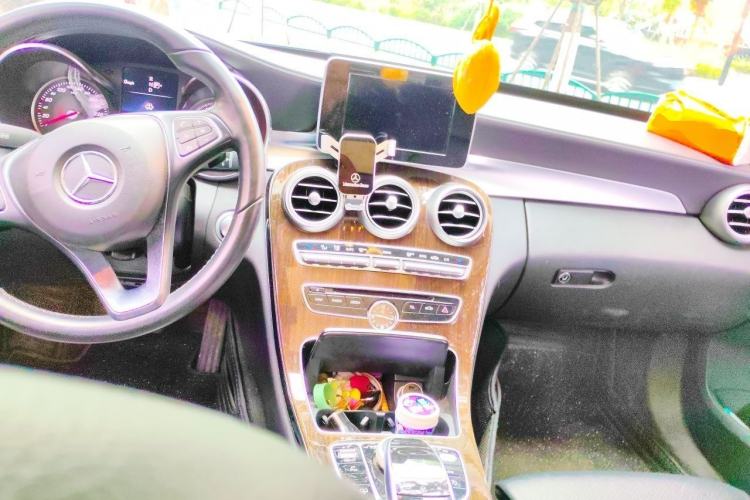 Used Mercedes-Benz C-Class 2015 C 200 L Interior 2