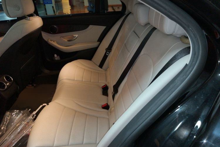 Used Mercedes-Benz C-Class 2015 C 200 L Sport Edition Interior 4