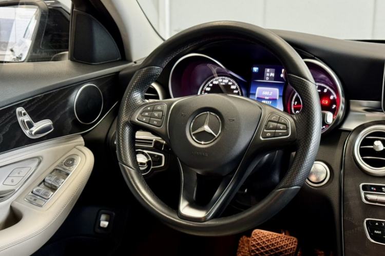 Used Mercedes-Benz C-Class 2015 C 200 station wagon Interior 7