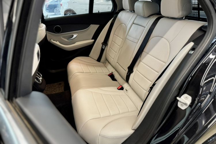 Used Mercedes-Benz C-Class 2015 C 200 station wagon Interior 8