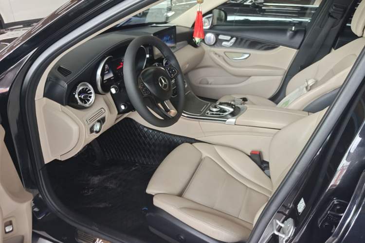 Used Mercedes-Benz C-Class 2015 Revised C 200 L Sport Edition Left Front Seat