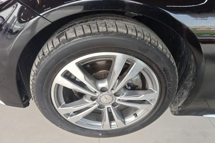 Used Mercedes-Benz C-Class 2015 Revised C 200 L Sport Edition Left Front Wheel Hub