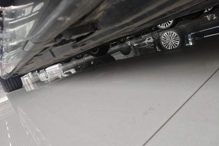 Used Mercedes-Benz C-Class 2015 Revised C 200 L Sport Edition Left Side Sill