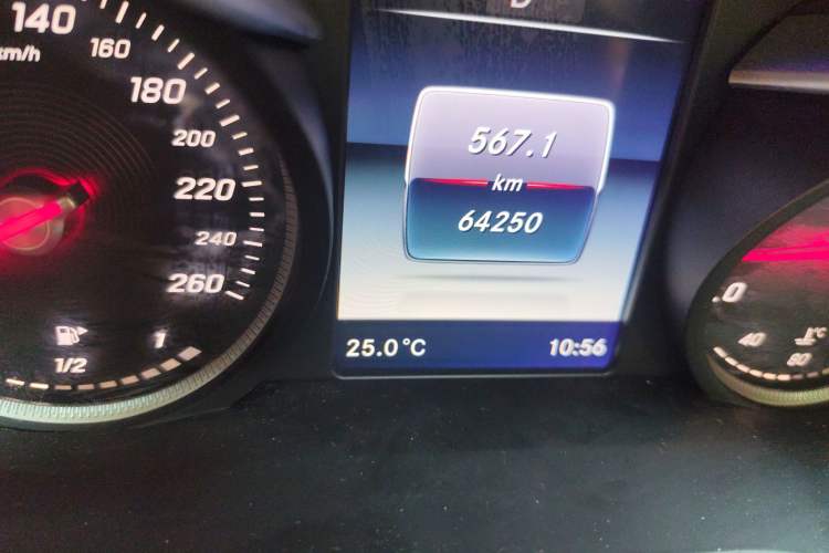 Used Mercedes-Benz C-Class 2015 Revised C 200 L Sport Edition Odometer Close Up