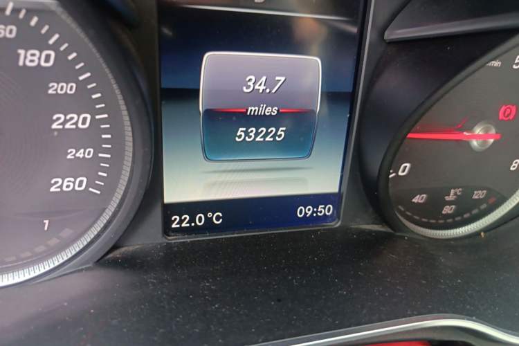 Used Mercedes-Benz C-Class 2015 C 200 L 4MATIC Sport Edition Odometer Close Up