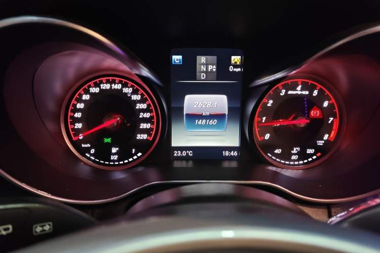Used Mercedes-Benz C-Class 2015 C 200 station wagon Odometer Close Up