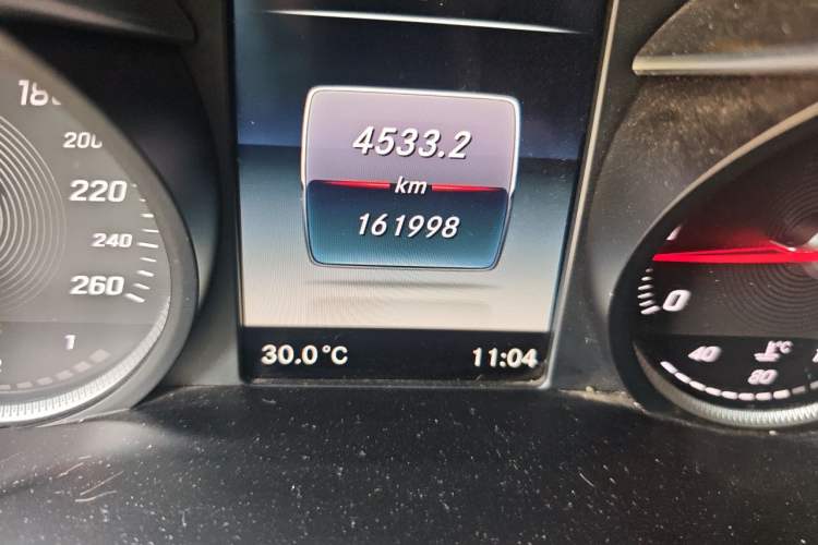 Used Mercedes-Benz C-Class 2015 Facelift C 180 L Odometer Close Up