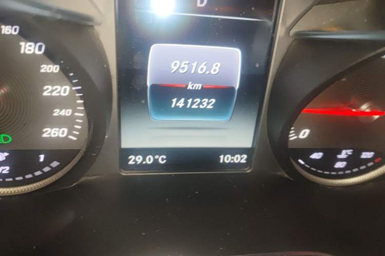 Used Mercedes-Benz C-Class 2015 C 260 L Sport Edition Odometer Close Up