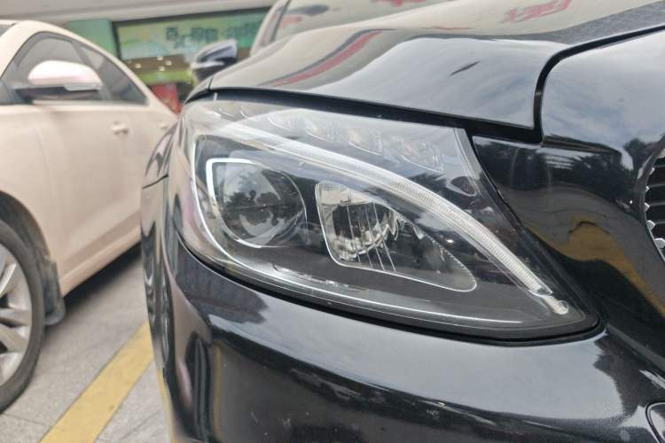 Used Mercedes-Benz C-Class 2015 C 200 L Sport Edition Right Front Headlight