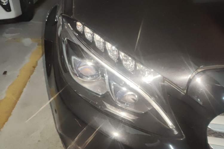 Used Mercedes-Benz C-Class 2015 C 260 L Sport Edition Right Front Headlight