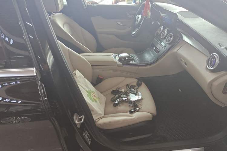Used Mercedes-Benz C-Class 2015 Revised C 200 L Sport Edition Right Front Seat