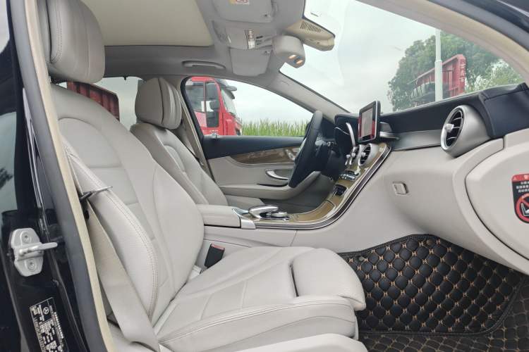 Used Mercedes-Benz C-Class 2015 C 200 L Right Front Seat