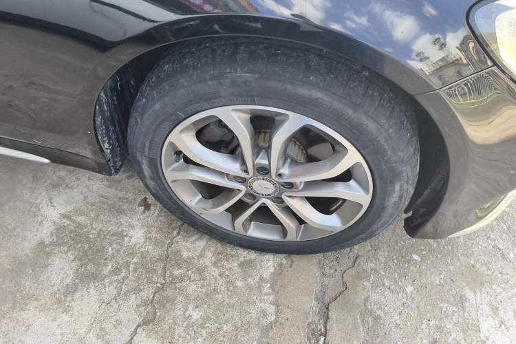 Used Mercedes-Benz C-Class 2015 Restyled C 180 L Sport Edition Right Front Wheel Hub