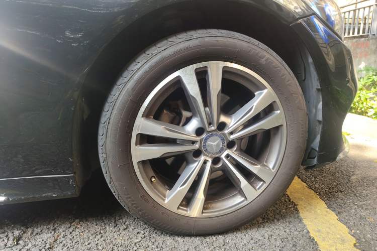 Used Mercedes-Benz C-Class 2015 Revised C 200 L Sport Edition Right Front Wheel Hub
