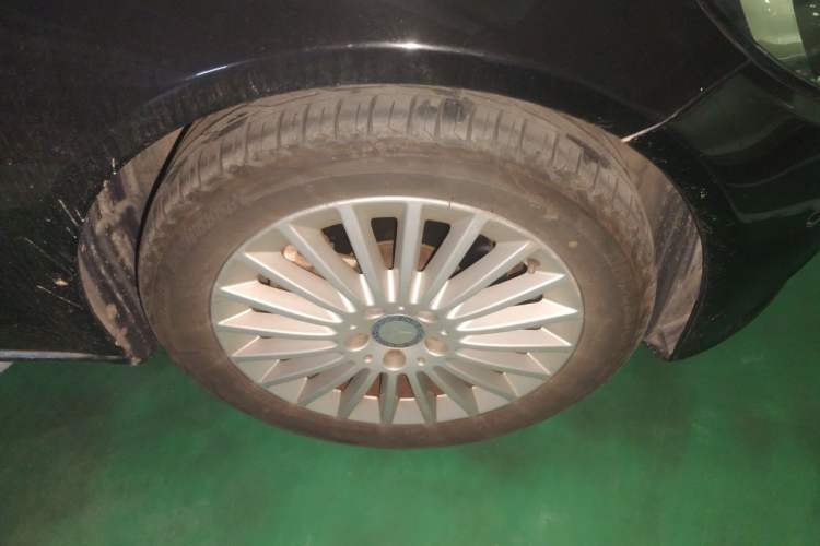 Used Mercedes-Benz C-Class 2015 C 200 L Right Front Wheel Hub