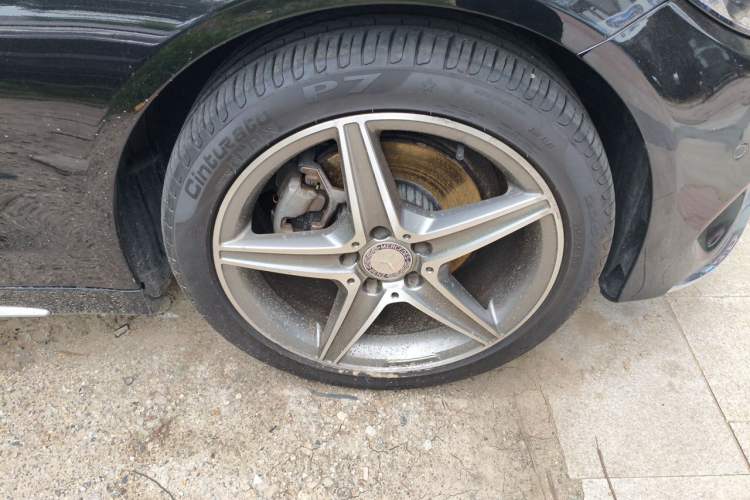 Used Mercedes-Benz C-Class 2015 Revised C 200 L Sport Edition Right Front Wheel Hub