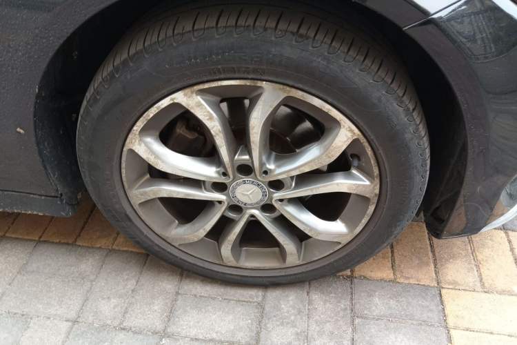 Used Mercedes-Benz C-Class 2015 C 180 L Sport Edition Right Front Wheel Hub