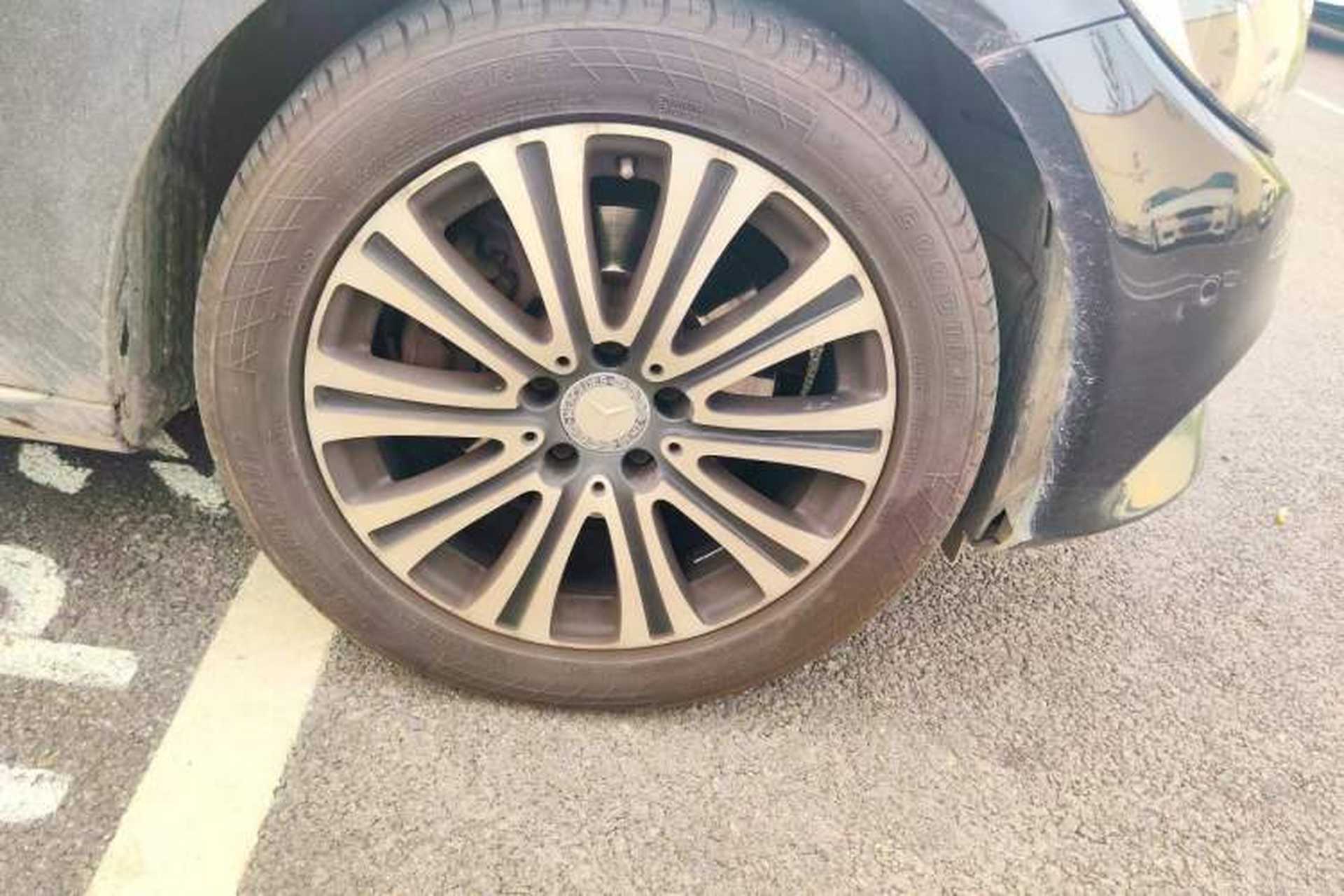 Used Mercedes-Benz C-Class 2015 Facelift C 200 L Right Front Wheel Hub