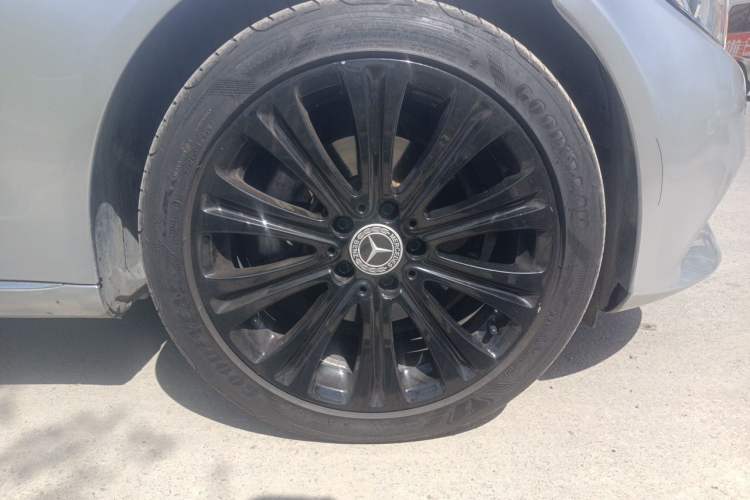 Used Mercedes-Benz C-Class 2015 C 200 L 4MATIC Sport Edition Right Front Wheel Hub
