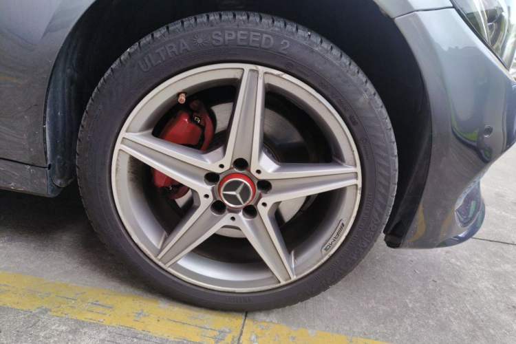 Used Mercedes-Benz C-Class 2015 C 300 L Sport Edition Right Front Wheel Hub