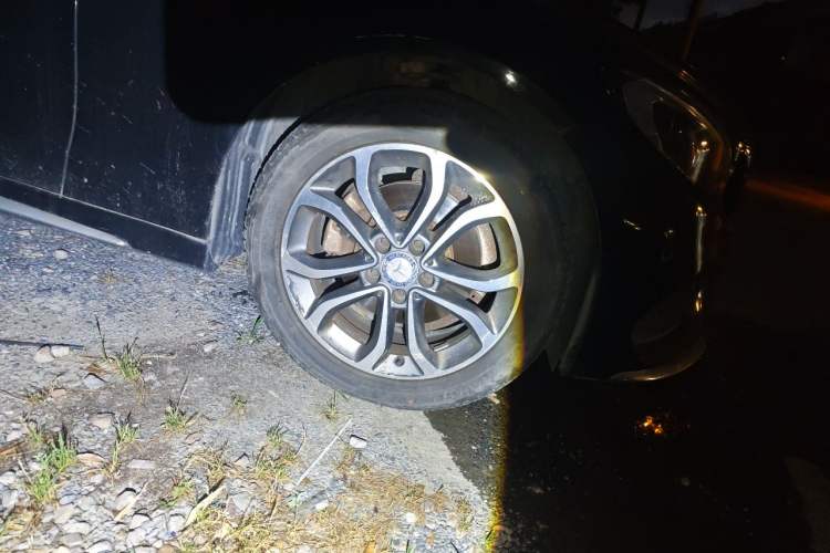 Used Mercedes-Benz C-Class 2015 Revised C 200 L Sport Edition Right Front Wheel Hub
