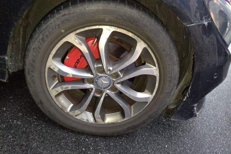 Used Mercedes-Benz C-Class 2015 C 180 L Sport Edition Right Front Wheel Hub