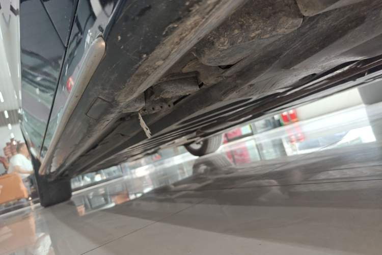 Used Mercedes-Benz C-Class 2015 Revised C 200 L Sport Edition Right Side Sill