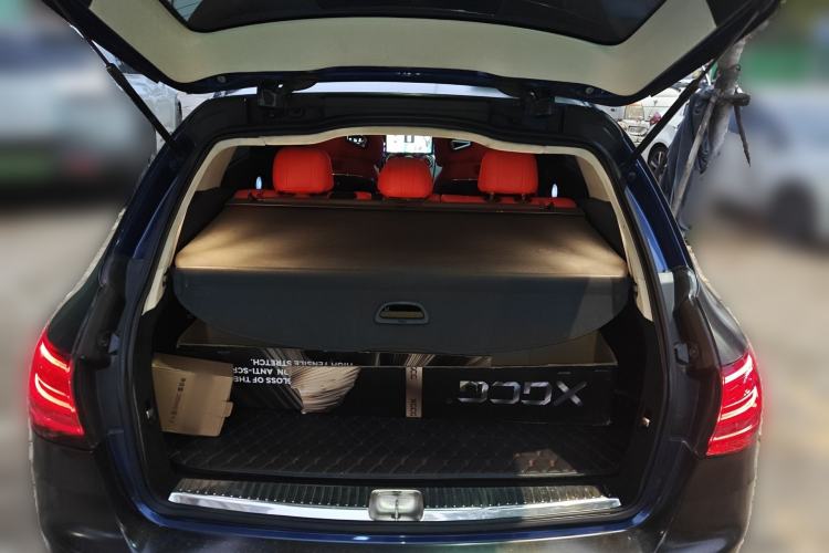Used Mercedes-Benz C-Class 2015 C 200 station wagon Trunk