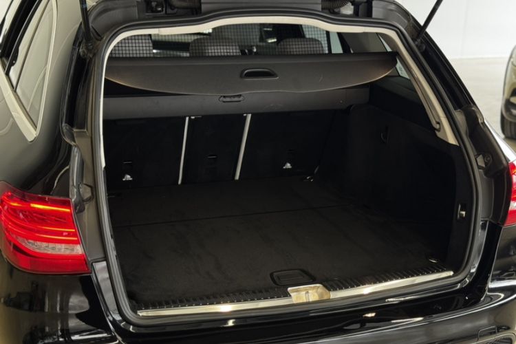 Used Mercedes-Benz C-Class 2015 C 200 station wagon Trunk