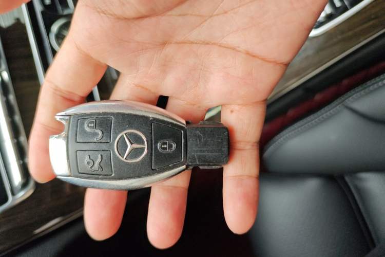 Used Mercedes-Benz C-Class 2015 Facelift C 200 L Vehicle Key
