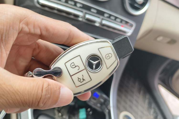 Used Mercedes-Benz C-Class 2015 Restyled C 180 L Sport Edition Vehicle Key