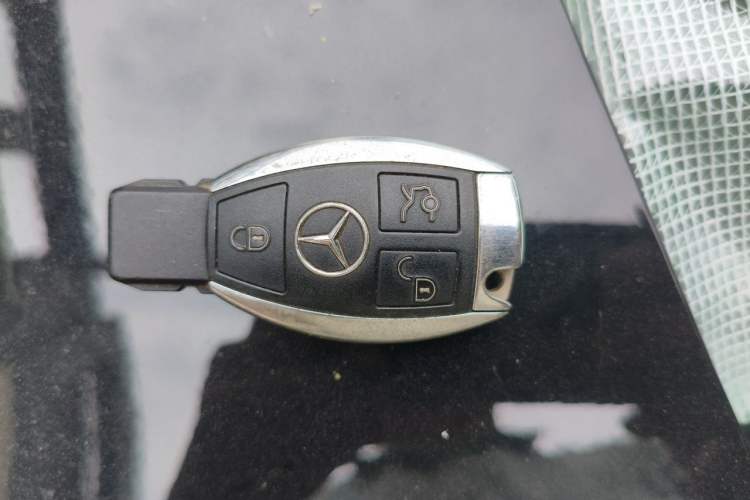 Used Mercedes-Benz C-Class 2015 Revised C 200 L Sport Edition Vehicle Key