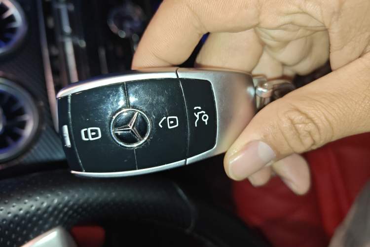 Used Mercedes-Benz C-Class 2015 C 200 station wagon Vehicle Key