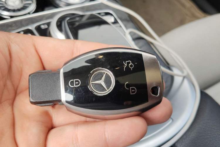 Used Mercedes-Benz C-Class 2015 C 200 L Sport Edition Vehicle Key