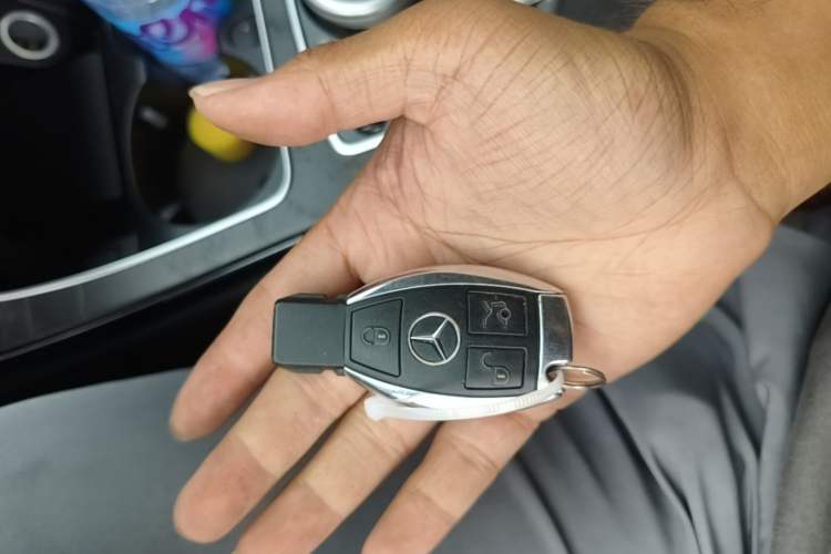 Used Mercedes-Benz C-Class 2015 C 200 L Sport Edition Vehicle Key